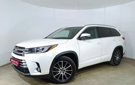 Toyota Highlander III, 2018 год, 3 990 000 рублей, 1 фотография