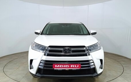 Toyota Highlander III, 2018 год, 3 990 000 рублей, 2 фотография