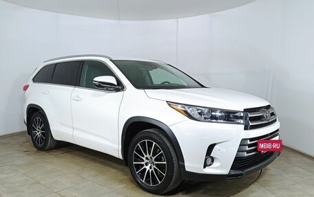 Toyota Highlander III, 2018 год, 3 990 000 рублей, 3 фотография