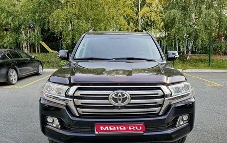 Toyota Land Cruiser 200, 2015 год, 5 790 000 рублей, 1 фотография