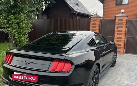 Ford Mustang VI рестайлинг, 2018 год, 2 850 000 рублей, 3 фотография