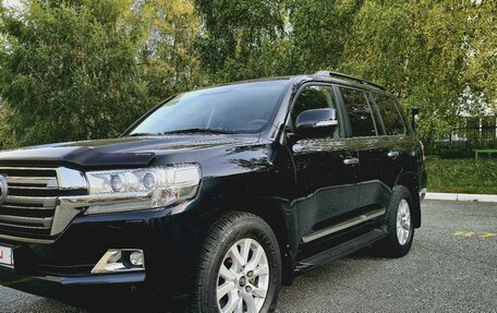 Toyota Land Cruiser 200, 2015 год, 5 790 000 рублей, 2 фотография