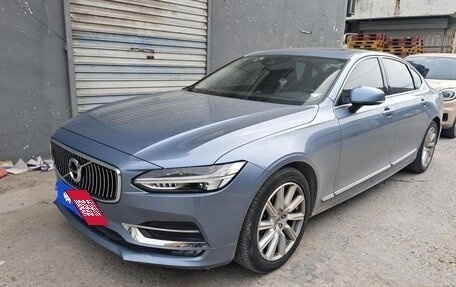 Volvo S90 II рестайлинг, 2020 год, 3 000 000 рублей, 2 фотография