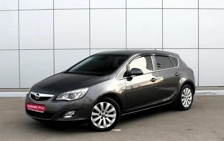 Opel Astra J, 2010 год, 600 000 рублей, 1 фотография