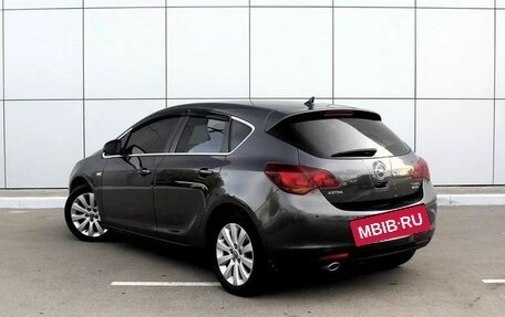 Opel Astra J, 2010 год, 600 000 рублей, 3 фотография