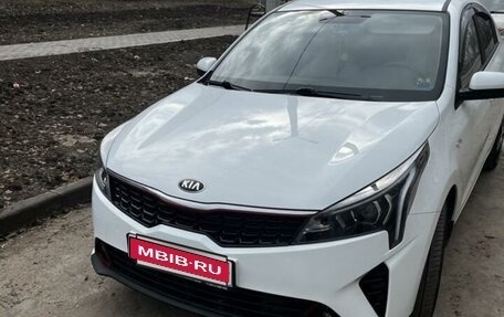 KIA Rio IV, 2020 год, 1 790 000 рублей, 3 фотография