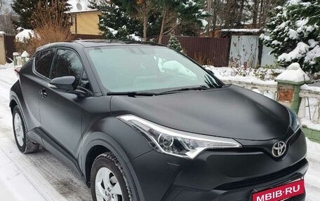 Toyota C-HR I рестайлинг, 2019 год, 2 500 000 рублей, 4 фотография