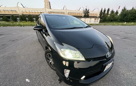 Toyota Prius, 2015 год, 1 500 000 рублей, 2 фотография