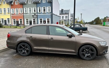 Volkswagen Jetta VI, 2012 год, 999 000 рублей, 5 фотография