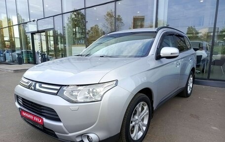 Mitsubishi Outlander III рестайлинг 3, 2013 год, 1 952 200 рублей, 1 фотография