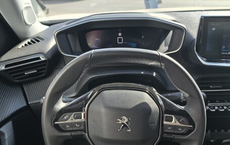 Peugeot 2008 II, 2021 год, 2 350 000 рублей, 13 фотография