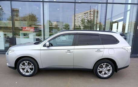 Mitsubishi Outlander III рестайлинг 3, 2013 год, 1 952 200 рублей, 8 фотография