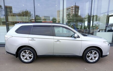 Mitsubishi Outlander III рестайлинг 3, 2013 год, 1 952 200 рублей, 4 фотография