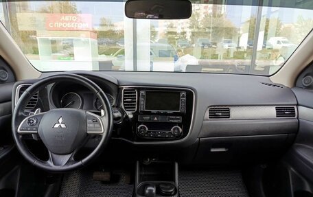 Mitsubishi Outlander III рестайлинг 3, 2013 год, 1 952 200 рублей, 14 фотография