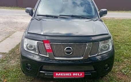 Nissan Pathfinder, 2011 год, 1 810 000 рублей, 2 фотография