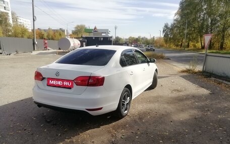 Volkswagen Jetta VI, 2013 год, 999 000 рублей, 4 фотография