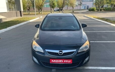 Opel Astra J, 2010 год, 610 000 рублей, 1 фотография