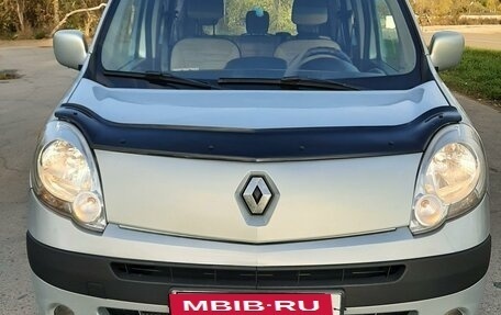 Renault Kangoo II рестайлинг, 2011 год, 950 000 рублей, 2 фотография