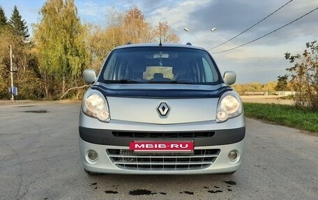 Renault Kangoo II рестайлинг, 2011 год, 950 000 рублей, 4 фотография