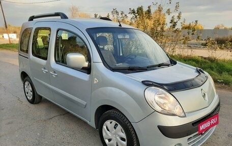 Renault Kangoo II рестайлинг, 2011 год, 950 000 рублей, 3 фотография