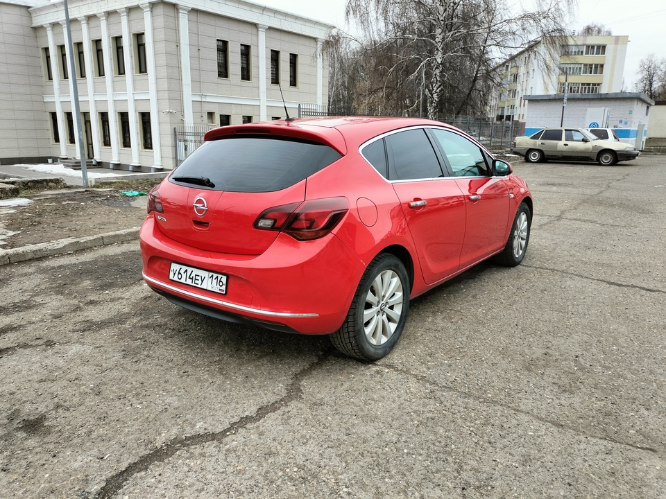 Opel Astra J рестайлинг, 2014 год, 800 000 рублей, 4 фотография