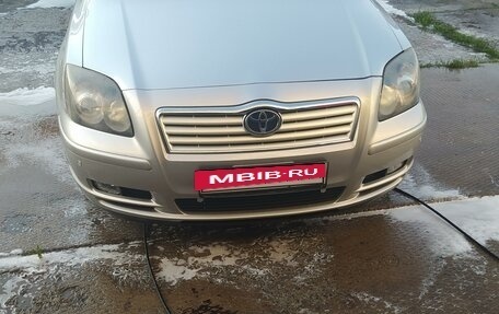 Toyota Avensis III рестайлинг, 2003 год, 750 000 рублей, 6 фотография