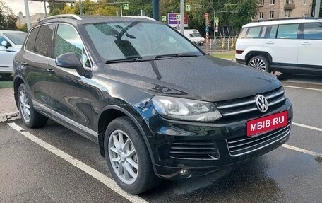 Volkswagen Touareg III, 2012 год, 1 835 000 рублей, 2 фотография