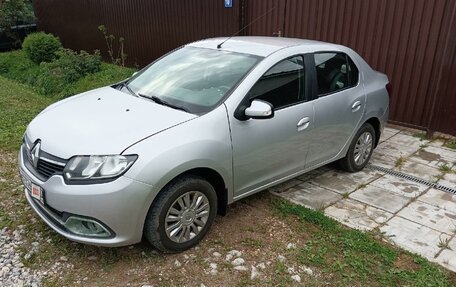 Renault Logan II, 2015 год, 795 000 рублей, 3 фотография