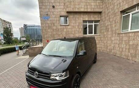 Volkswagen Multivan T5, 2014 год, 9 000 000 рублей, 3 фотография