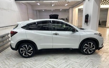 Honda Vezel, 2019 год, 2 555 000 рублей, 15 фотография