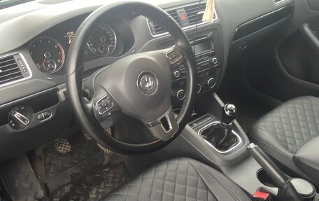 Volkswagen Jetta VI, 2013 год, 1 100 000 рублей, 8 фотография