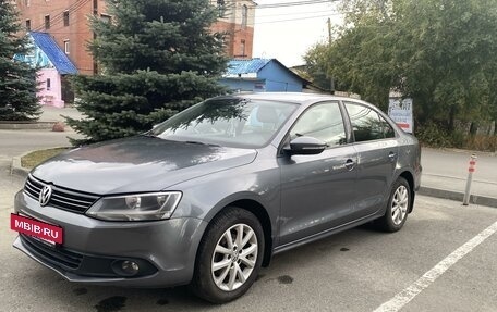 Volkswagen Jetta VI, 2013 год, 1 100 000 рублей, 3 фотография