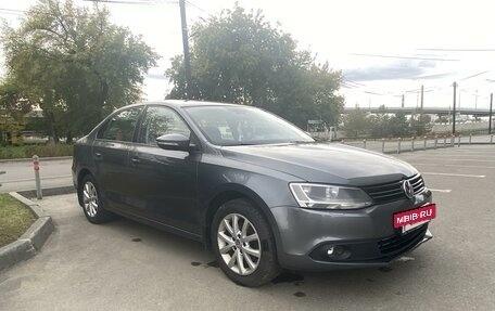 Volkswagen Jetta VI, 2013 год, 1 100 000 рублей, 2 фотография