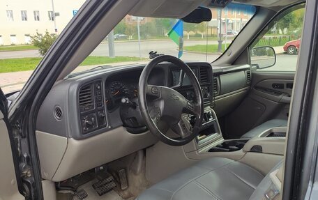 Chevrolet Tahoe II, 2004 год, 900 000 рублей, 4 фотография