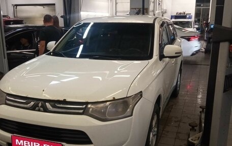 Mitsubishi Outlander III рестайлинг 3, 2012 год, 1 225 000 рублей, 1 фотография