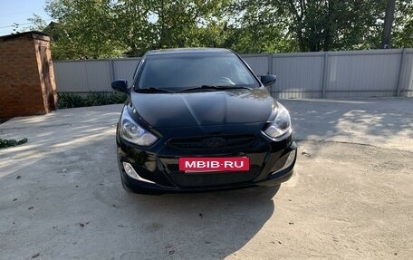 Hyundai Solaris II рестайлинг, 2012 год, 1 200 000 рублей, 20 фотография