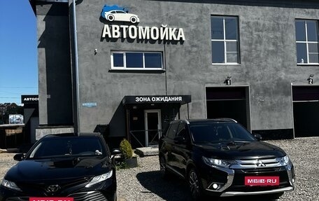 Mitsubishi Outlander III рестайлинг 3, 2016 год, 1 890 000 рублей, 6 фотография