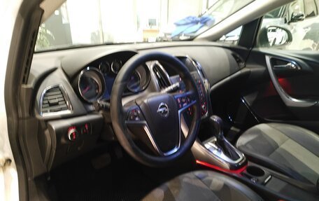 Opel Astra J, 2011 год, 975 000 рублей, 13 фотография