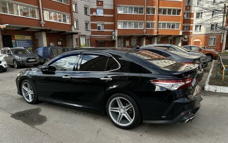 Toyota Camry, 2019 год, 3 300 000 рублей, 2 фотография