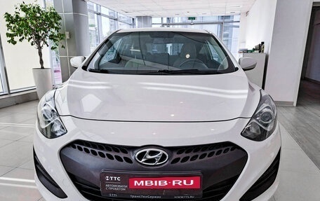 Hyundai i30 II рестайлинг, 2013 год, 929 000 рублей, 2 фотография