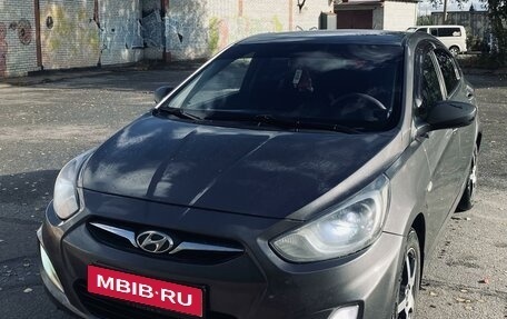 Hyundai Solaris II рестайлинг, 2012 год, 695 000 рублей, 1 фотография