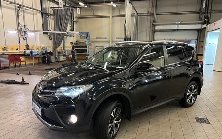 Toyota RAV4, 2015 год, 2 950 000 рублей, 3 фотография