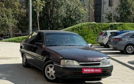 Opel Omega A, 1991 год, 299 999 рублей, 1 фотография