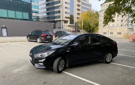 Hyundai Solaris II рестайлинг, 2018 год, 1 380 000 рублей, 2 фотография