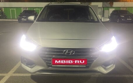 Hyundai Solaris II рестайлинг, 2018 год, 1 100 000 рублей, 1 фотография