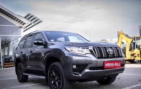 Toyota Land Cruiser Prado 150 рестайлинг 2, 2021 год, 8 300 000 рублей, 1 фотография