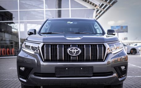 Toyota Land Cruiser Prado 150 рестайлинг 2, 2021 год, 8 300 000 рублей, 2 фотография