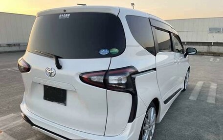 Toyota Sienta II, 2018 год, 1 230 000 рублей, 10 фотография