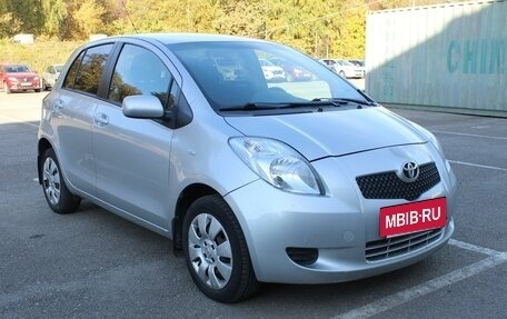 Toyota Yaris III рестайлинг, 2006 год, 690 000 рублей, 2 фотография