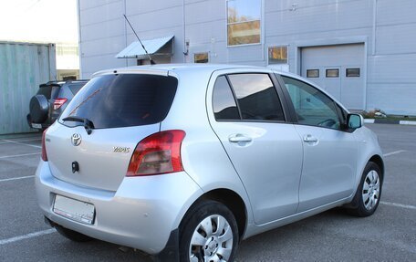 Toyota Yaris III рестайлинг, 2006 год, 690 000 рублей, 4 фотография